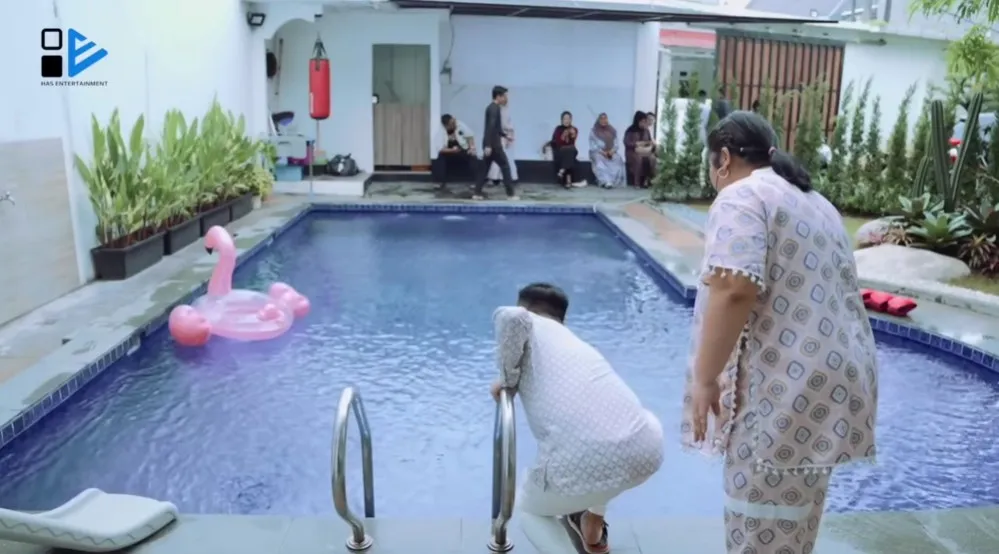 Irish Bella tempati rumah baru megah © YouTube