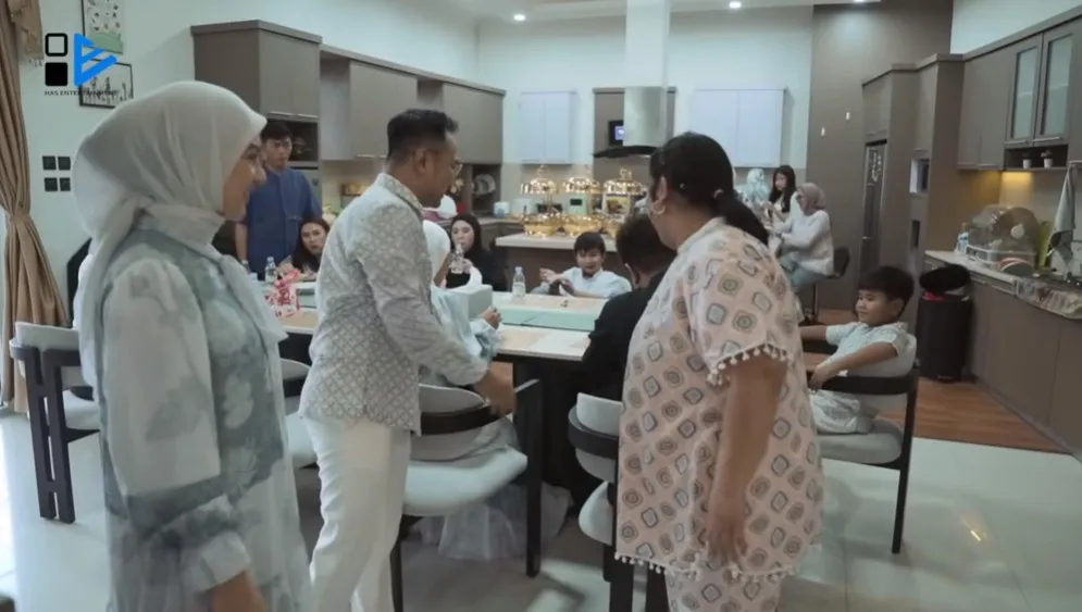 Irish Bella tempati rumah baru megah © YouTube