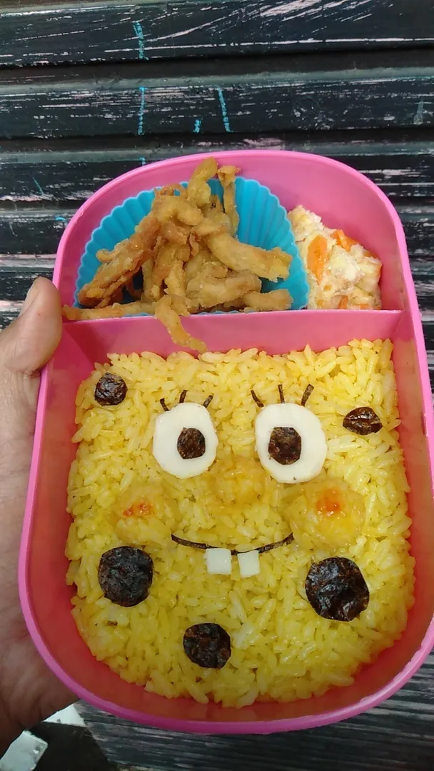nasi kuning bentuk nyeleneh © Berbagai sumber nasi kuning bentuk nyeleneh © Berbagai sumber