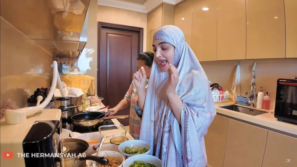 dapur kotor ashanty dan anang hermansyah © 2025 YouTube dapur kotor ashanty dan anang hermansyah © 2025 YouTube