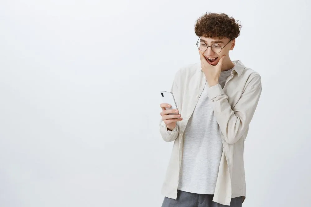 Chat gombalan PDKT 2025 yang bikin gebetan auto balas cepat © 2025 brilio.net Chat gombalan PDKT 2025 yang bikin gebetan auto balas cepat © 2025 brilio.net