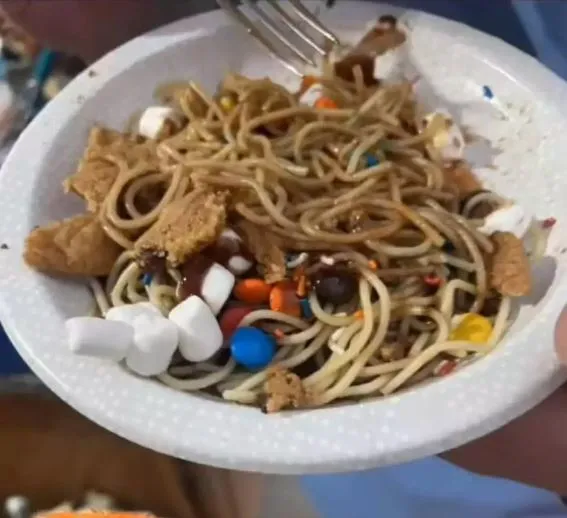 makanan campur permen © berbagai sumber makanan campur permen © berbagai sumber