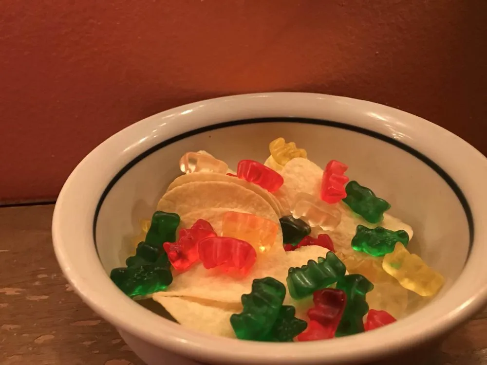 makanan campur permen © berbagai sumber makanan campur permen © berbagai sumber