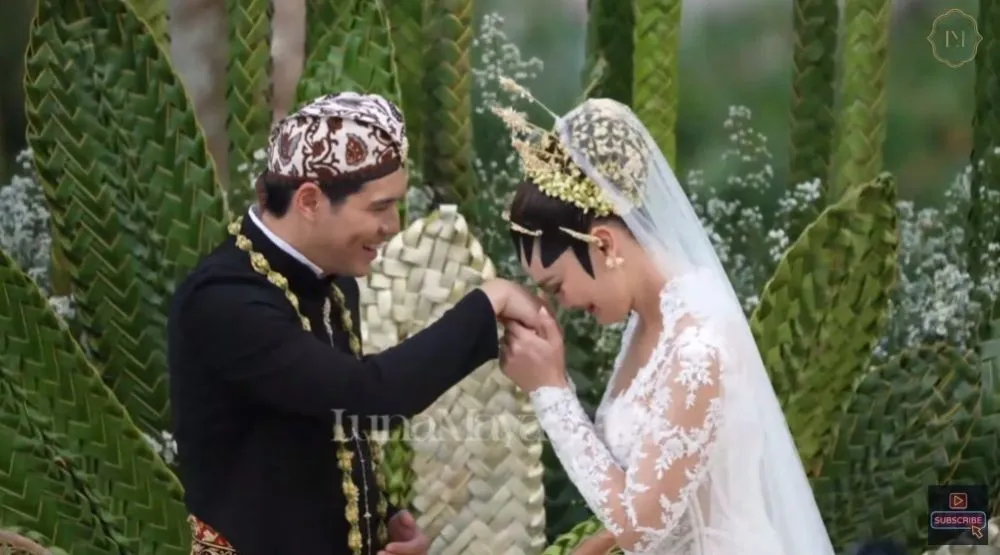 akad nikah Luna Maya dan Maxime Bouttier © YouTube