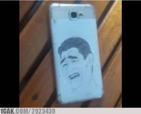 potret kocak casing hp © berbagai sumber potret kocak casing hp © berbagai sumber