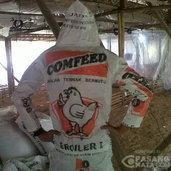 gaya pakaian nyeleneh © berbagai sumber