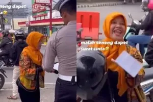 Namanya juga emak-emak, reaksi dapat 'surat cinta' polisi gegara tak berhelm ini bikin geleng kepala