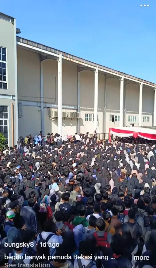 Potret job fair di Bekasi berujung ricuh © berbagai sumber