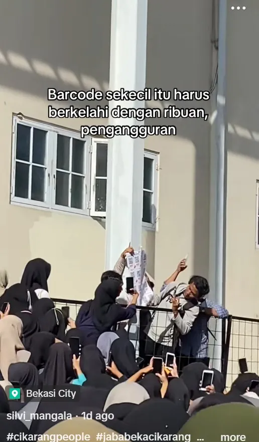 Potret job fair di Bekasi berujung ricuh © berbagai sumber