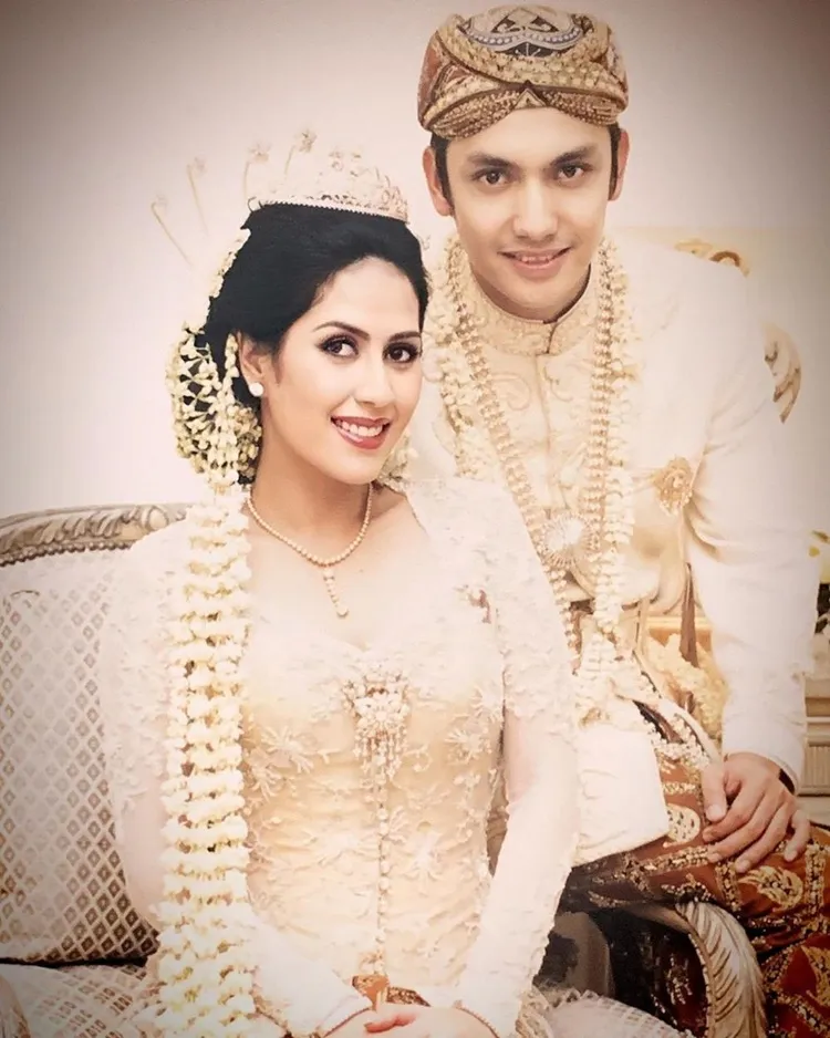 pasangan pesinetron saat menikah © berbagai sumber pasangan pesinetron saat menikah © berbagai sumber