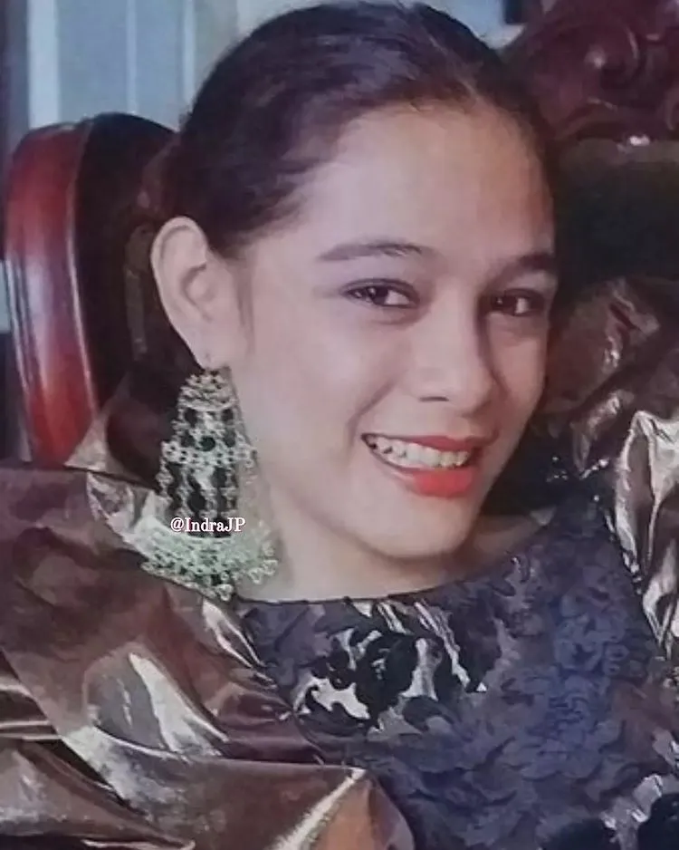 Nena Rosier Gadis Warkop © berbagai sumber Nena Rosier Gadis Warkop © berbagai sumber