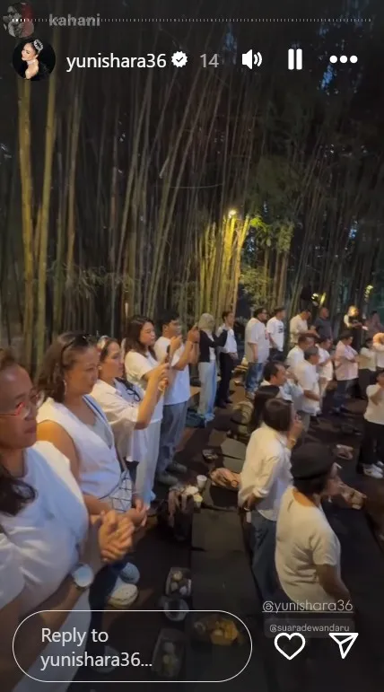 Yuni Shara pakai dress selutut © Instagram