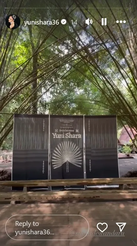 Yuni Shara pakai dress selutut © Instagram