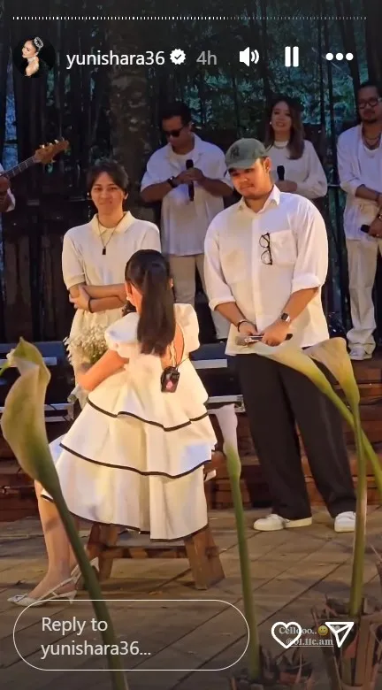 Yuni Shara pakai dress selutut © Instagram