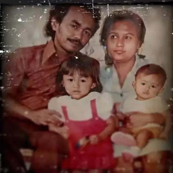 wanita imut berkebaya ini ternyata ibu dua diva © berbagai sumber