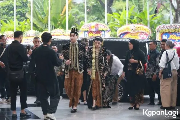 penampilan al alyssa ngunduh mantu © 2025 Kapanlagi.com