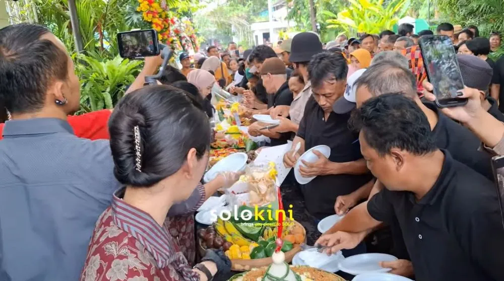 warga rayakan ulang tahun Jokowi © YouTube warga rayakan ulang tahun Jokowi © YouTube