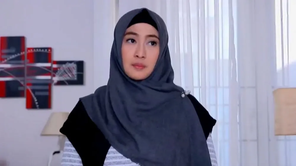 Lulu Kurnia Bu Sari Tukang Ojek Pengkolan © 2025 Instagram Lulu Kurnia Bu Sari Tukang Ojek Pengkolan © 2025 Instagram