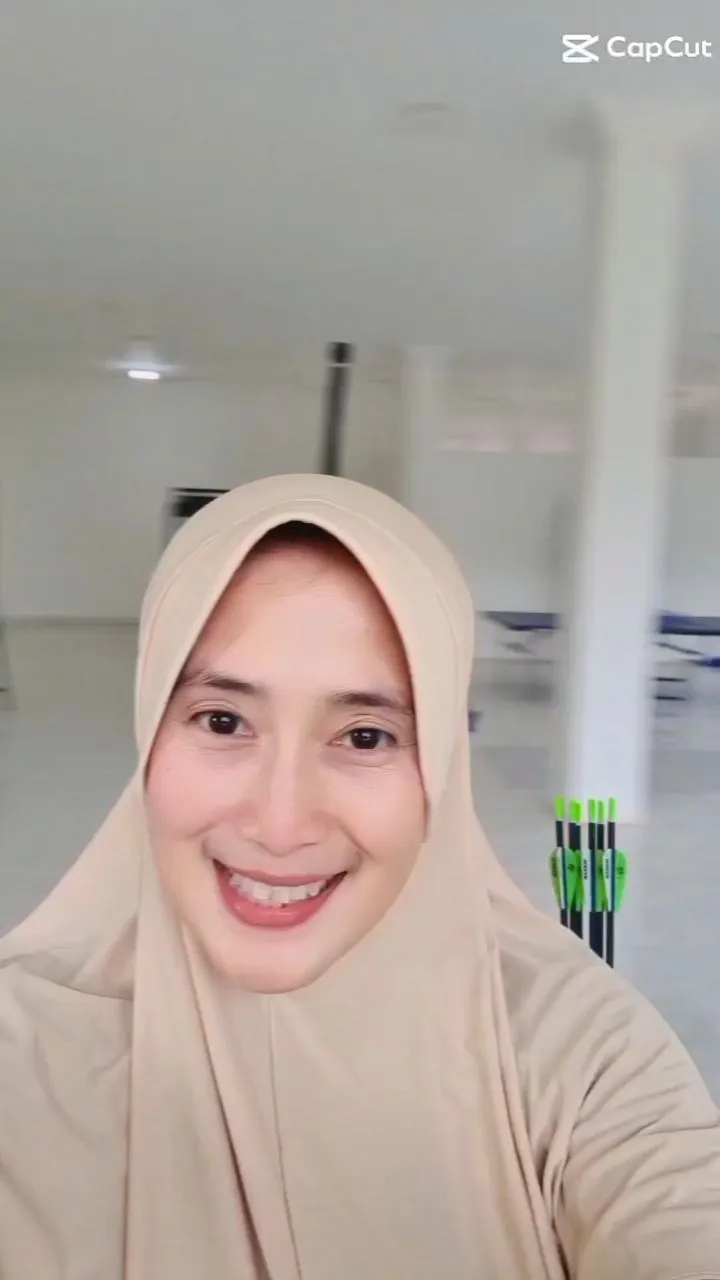 Lulu Kurnia Bu Sari Tukang Ojek Pengkolan © 2025 Instagram Lulu Kurnia Bu Sari Tukang Ojek Pengkolan © 2025 Instagram