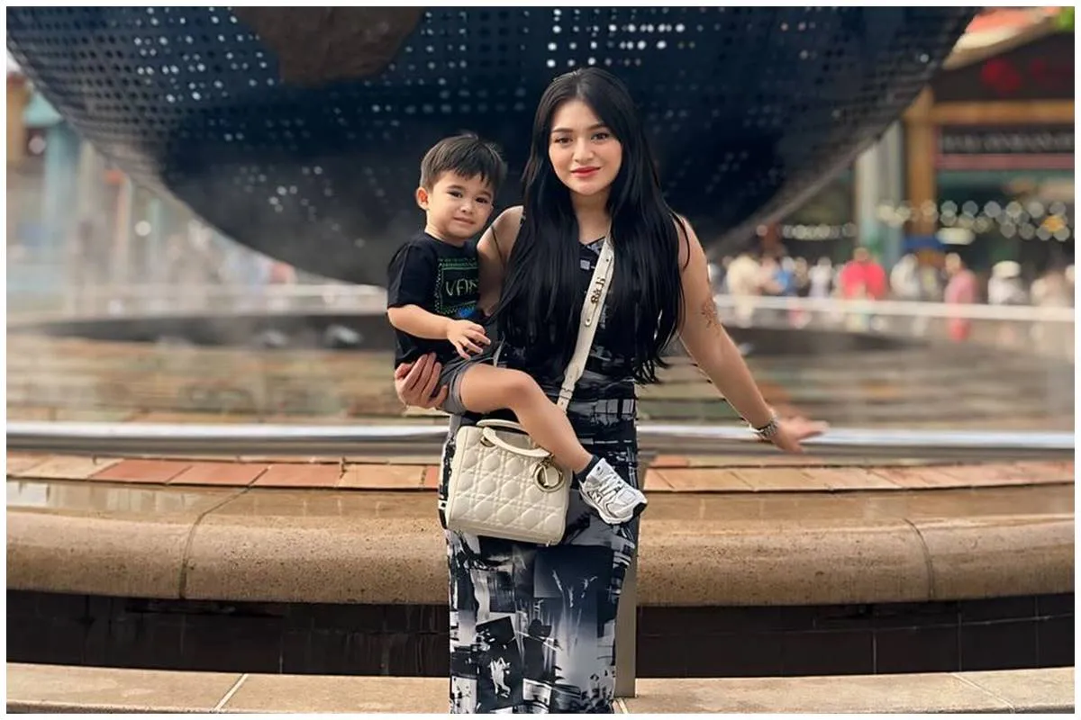 Parasnya bak fotokopian sang anak, intip 5 potret masa kecil Nathalie Holscher yang imut-imut