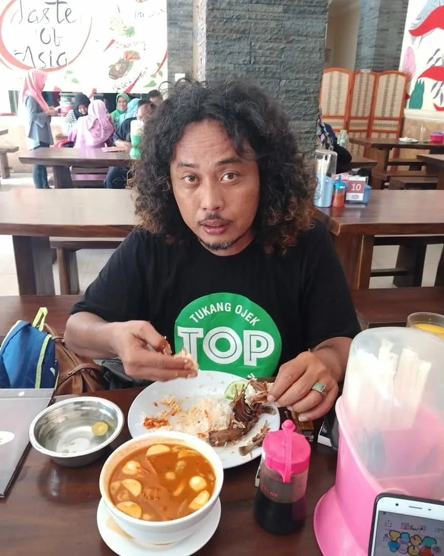 pemeran bang udin tukang ojek pengkolan mantan preman © 2023 brilio.net pemeran bang udin tukang ojek pengkolan mantan preman © 2023 brilio.net