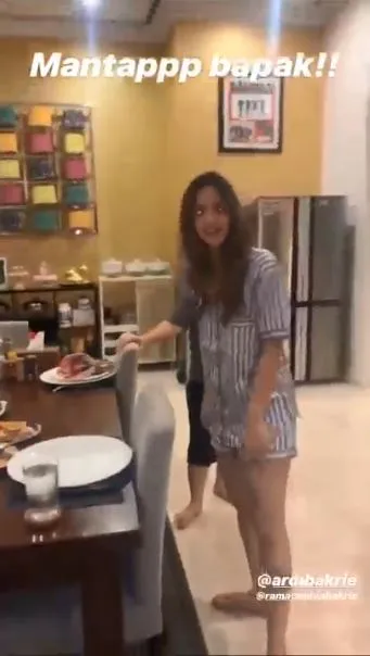 dapur kantor nia ramadhani © 2024 brilio.net dapur kantor nia ramadhani © 2024 brilio.net