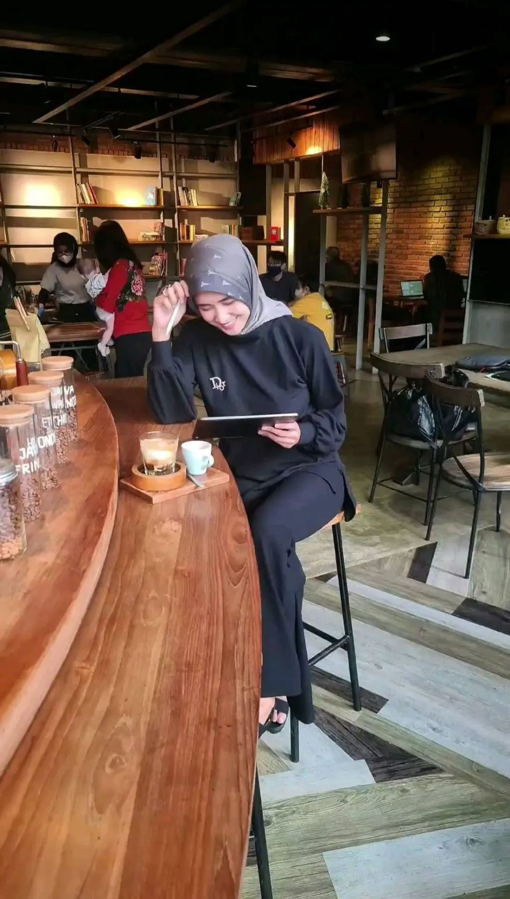 potret gita cinta pertama mas pur © berbagai sumber potret gita cinta pertama mas pur © berbagai sumber