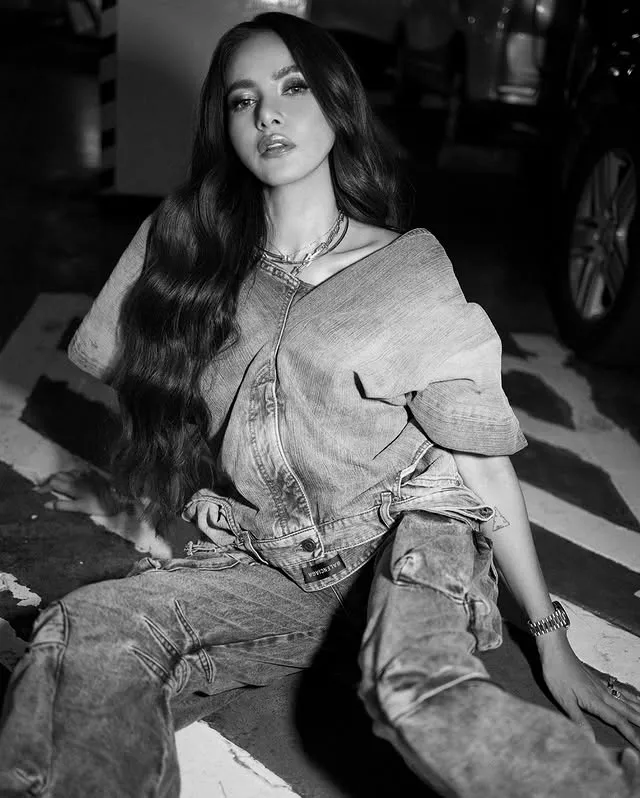 Olla Ramlan lepas hijab bukan karena ekonomi © Instagram Olla Ramlan lepas hijab bukan karena ekonomi © Instagram