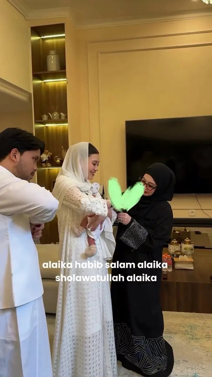 Akikah Arash anak Aaliyah Massaid dan Thariq Halilintar © 2025 Instagram Akikah Arash anak Aaliyah Massaid dan Thariq Halilintar © 2025 Instagram