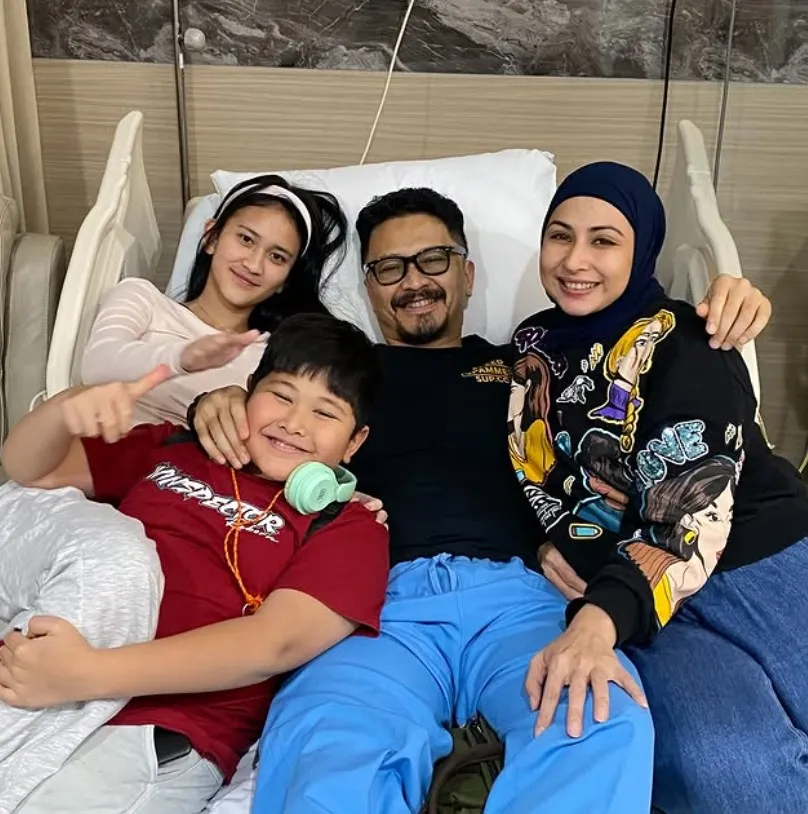 Potret Ferry Maryadi dirawat di rumah sakit © 2025 brilio.net