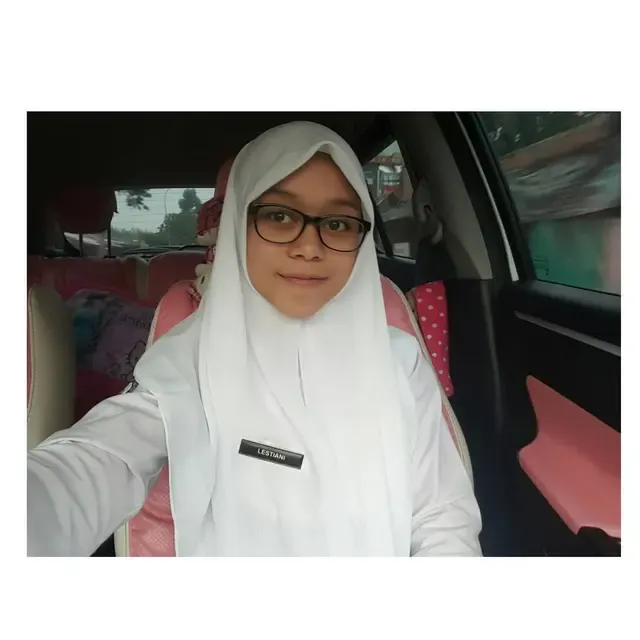 potret lawas seleb saat sekolah berhijab © berbagai sumber potret lawas seleb saat sekolah berhijab © berbagai sumber