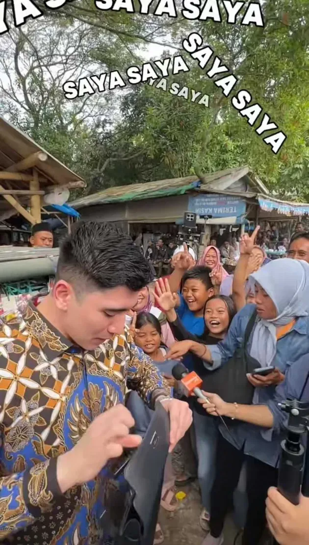 Fakta pedagang rugi mainan diborong Verrell Bramasta © 2025 brilio.net Fakta pedagang rugi mainan diborong Verrell Bramasta © 2025 brilio.net