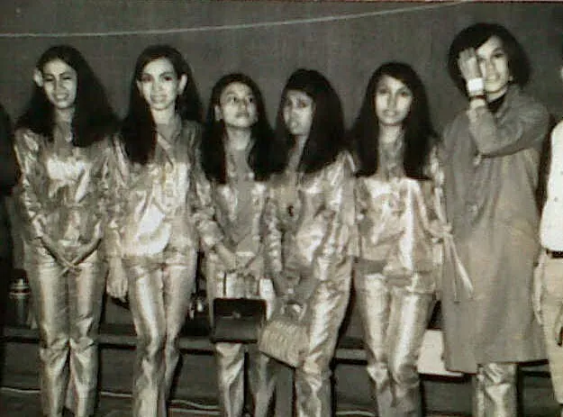 Model iklan motor mertua vokalis rock © Instagram