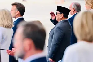 Bangganya Prabowo jadi tamu kehormatan Bastille Day 2025, duduk di depan dan sebelah Presiden Macron