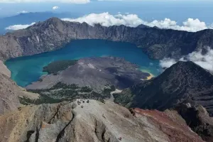 Pendaki wanita Belanda jatuh di Gunung Rinjani, alami patah leher, dievakuasi pakai helikopter