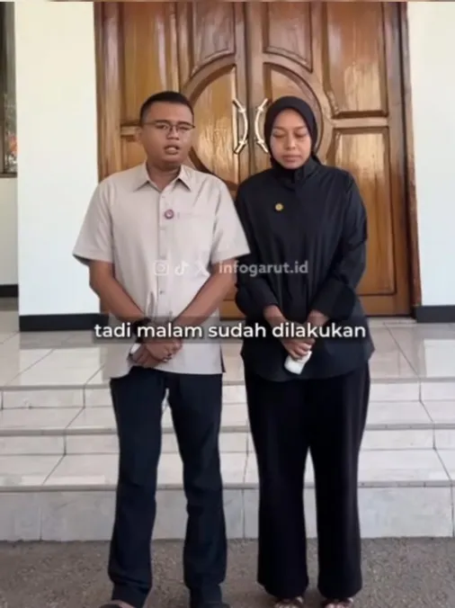 Maula Akbar dan Putri Karlina minta maaf tragedi pernikahan © 2025 TikTok Maula Akbar dan Putri Karlina minta maaf tragedi pernikahan © 2025 TikTok