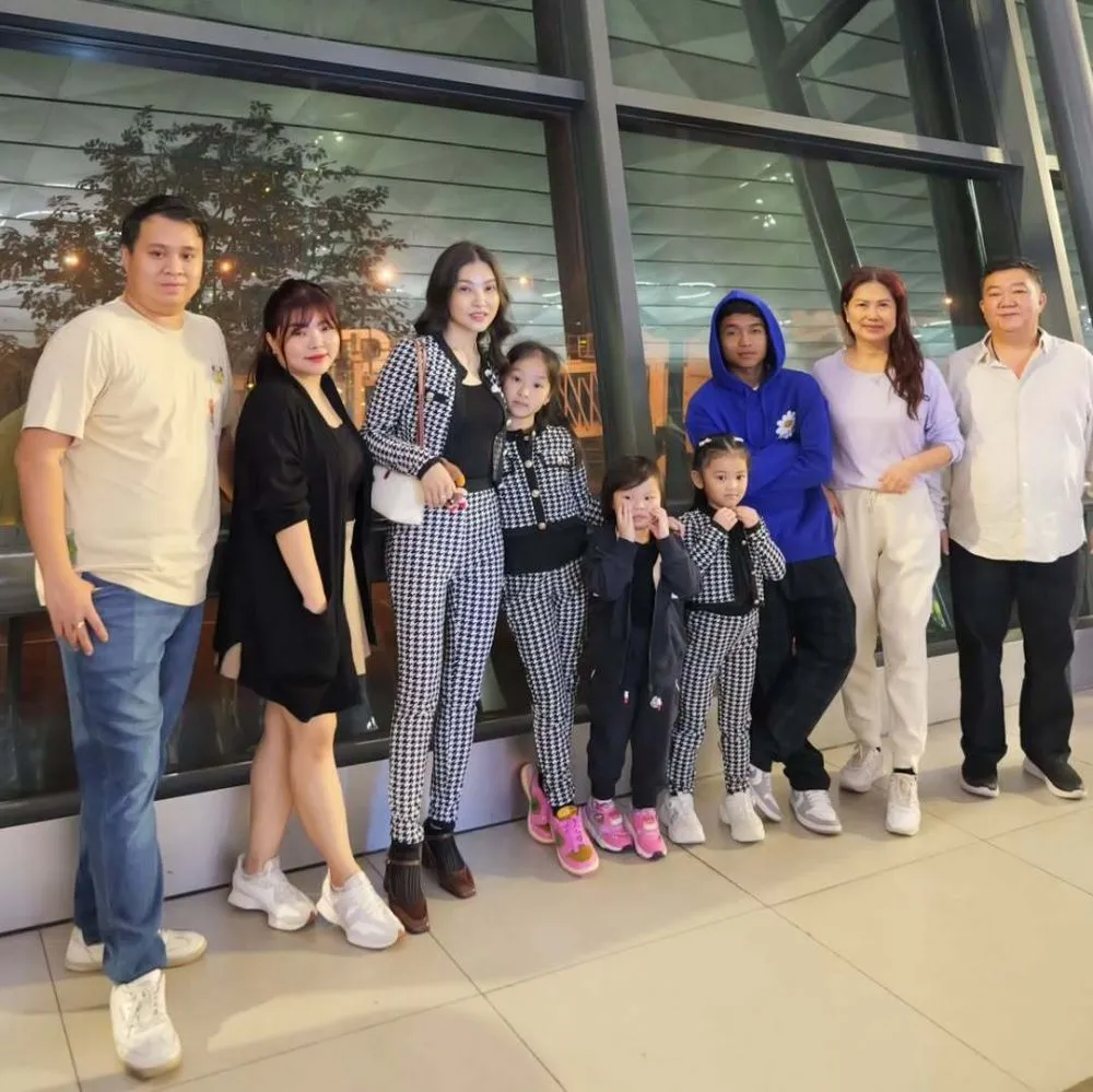 Kenangan Sarwendah bersama mendiang ayah © 2025 brilio.net