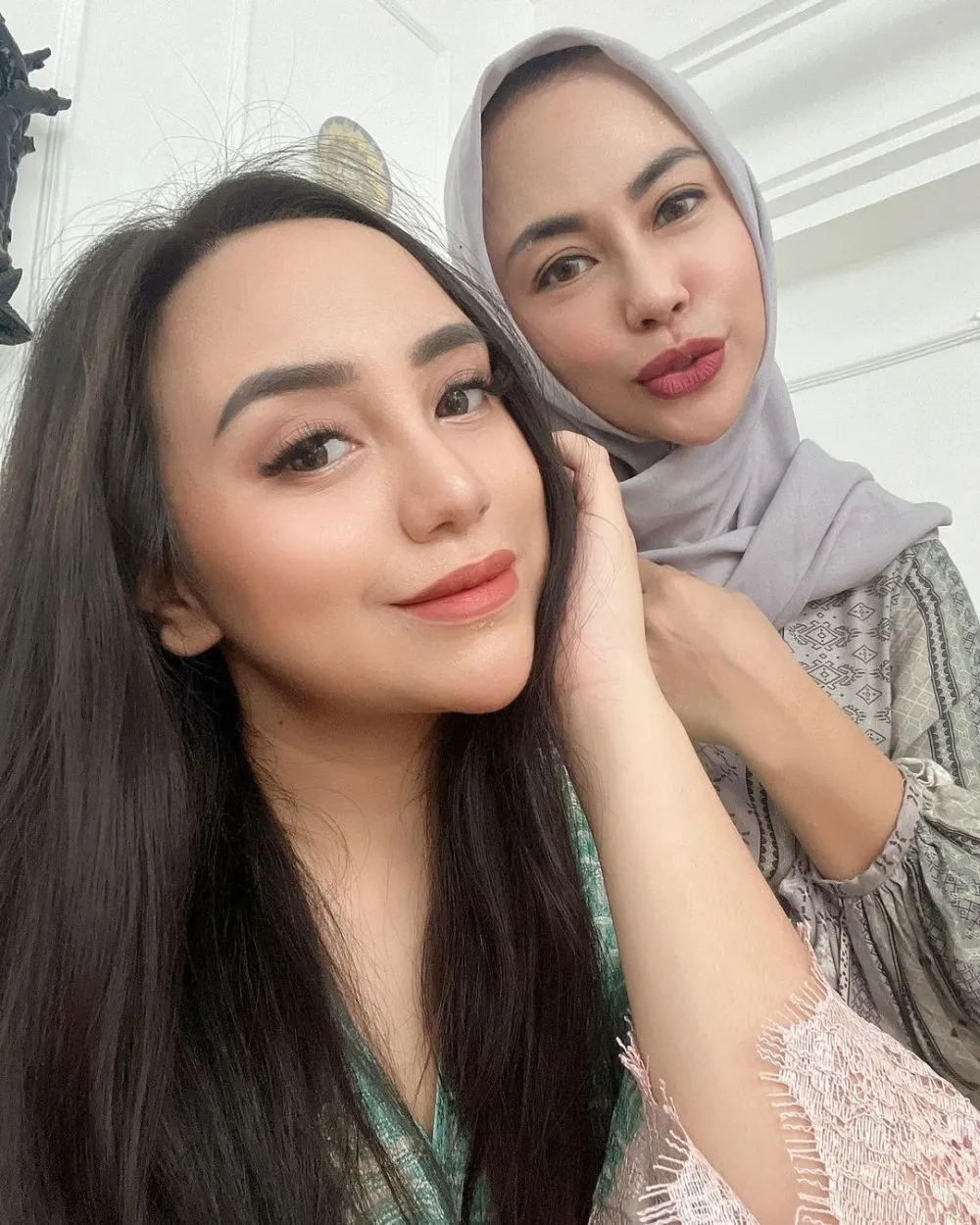 ibu salmafina sunan mirip ariel tatum © 2023 brilio.net