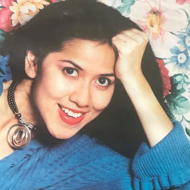 pesona seleb alis tipis di majalah jadul © berbagai sumber pesona seleb alis tipis di majalah jadul © berbagai sumber