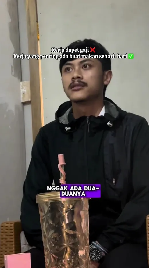 kisah haru pemuda berjuang cari kerja © TikTok