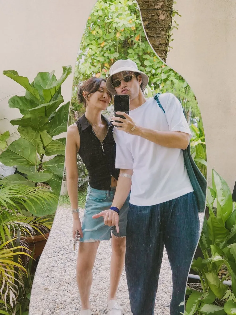 Sheila Dara temani Vidi Aldiano berobat di Penang © 2025 Instagram