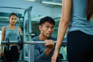 100 Gombalan anak gym yang bikin luluh, bukan otot aja yang keras, tapi niat PDKT juga