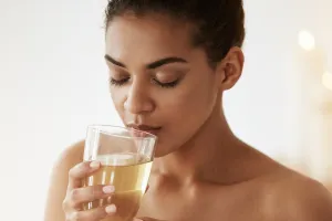 Tak suka kunyit? Tenang, ini cara bikin minuman kolagen tanpa rasa pahit agar kulit cerah dan kencang