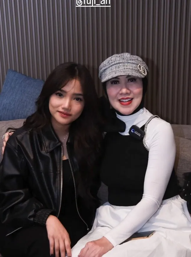 Venna Melinda ultah ke 53 © Instagram Venna Melinda ultah ke 53 © Instagram