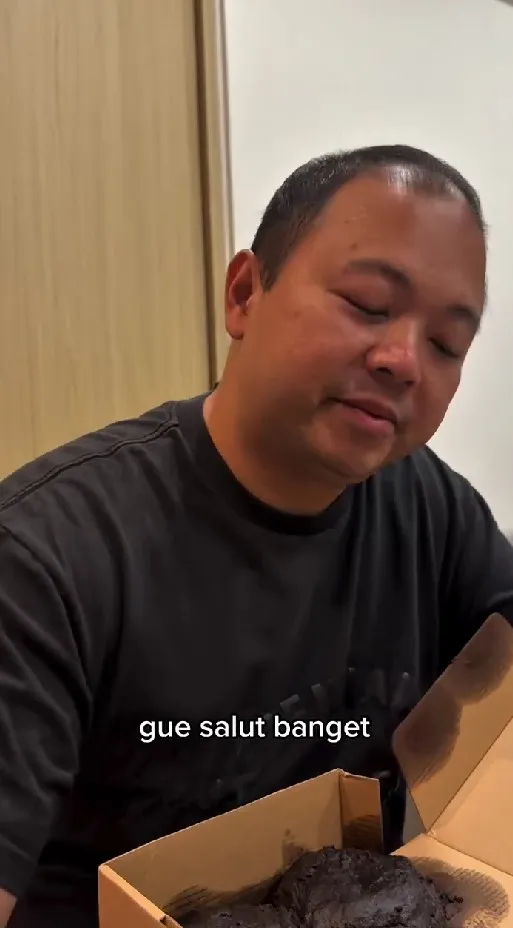 Codeblu beri review donat Pinkan Mambo © Instagram Codeblu beri review donat Pinkan Mambo © Instagram