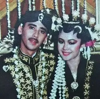 Potret terbaru Raymond Manthey eks suami Yuni Shara © 2025 brilio.net Potret terbaru Raymond Manthey eks suami Yuni Shara © 2025 brilio.net