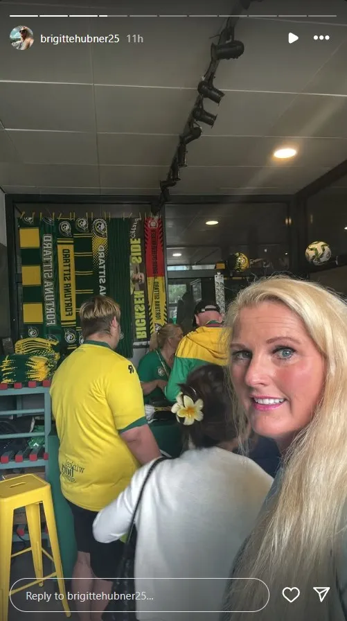 Jennifer Coppen dan Brigitte nonton Justin Hubner © 2025 brilio.net Jennifer Coppen dan Brigitte nonton Justin Hubner © 2025 brilio.net