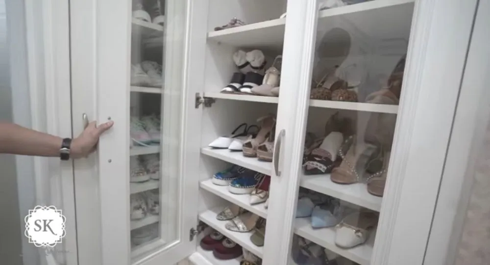 walk in closet Natasha Wilona © 2024 YouTube walk in closet Natasha Wilona © 2024 YouTube