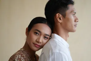 200 Gombalan maut istri yang nggak garing 2025, bikin suami senyum seharian dan tambah sayang