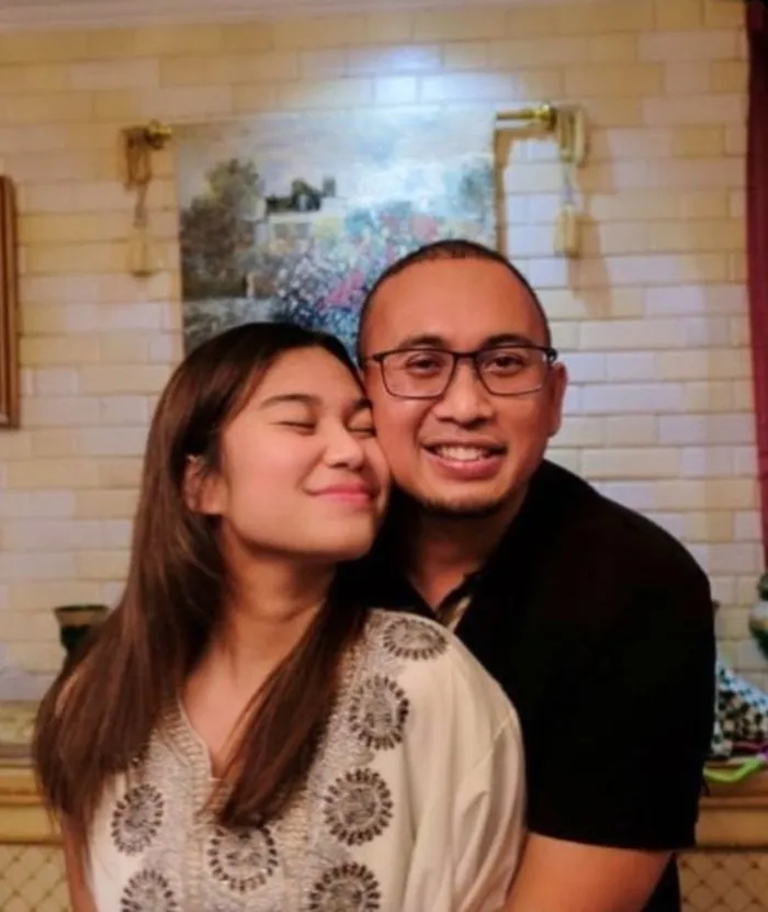 Kronologi kakak Bigmo dilaporkan Andre Rosiade fitnah Azizah Salsha © 2025 brilio.net Kronologi kakak Bigmo dilaporkan Andre Rosiade fitnah Azizah Salsha © 2025 brilio.net